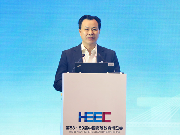 taptap点点官方网站党委书记曾礼作主旨报告。taptap点点官方网站供图 taptap点点官方网站党委书记曾礼作主旨报告。taptap点点官方网站供图